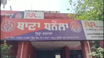 ਬਰਨਾਲਾ: ਯੂਧ ਨਸ਼ਿਆਂ ਵਿਰੁੱਧ ਮੁਹਿੰਮ ਦੇ ਚੱਲਦਿਆਂ ਥਾਣਾ ਧਨੋਲਾ ਪੁਲਿਸ ਵੱਲੋਂ 220 ਨਸ਼ੀਲੀਆਂ ਗੋਲੀਆਂ ਸਮੇਤ ਤਿੰਨ ਨਸ਼ਾ ਤਸਕਰ ਕਾਬੂ ਮਾਮਲਾ ਦਰਜ