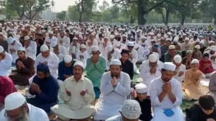 रूड़की: बकरीद पर्व पर रुड़की में ईदगाह में अता की गई नमाज, मांगी गई देश में अमन चैन की दुआ