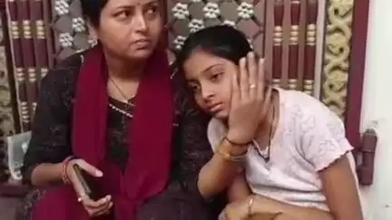 गोलमुरी-सह-जुगसलाई: मनबोध बस्ती में महिला 48 घंटे से बेटी संग घर के बाहर बैठी, पति तांत्रिक के वश में!