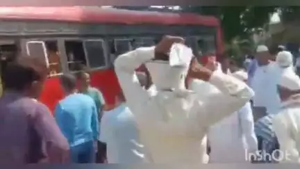 चिखलदरा: महामंडळाच्या बसमधून महिलेच्या बॅगमधील १२ लाखांचे दागिने लंपास;पथ्रोट पोलीस स्टेशन मध्ये लावण्यात आली बस