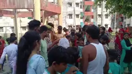 मंझनपुर: पाता कांशीराम कालोनी में मामूली कहासुनी के बाद पिता-पुत्र ने युवक पर किया जानलेवा हमला, मंझनपुर पुलिस ने मुकदमा दर्ज किया