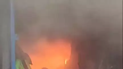 মাটিগাড়া: বাংলা বাজার এলাকায় একটি স্টেশনারি দোকানে ভয়াবহ অগ্নিকান্ডের ভস্মিভূত একটি দোকান ক্ষতিগ্রস্ত একাধিক দোকান