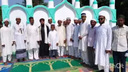 पतरघट: पतरघट में शांतिपूर्ण माहौल में ईद उल अजहा संपन्न, प्रशासन मुस्तैद रहा