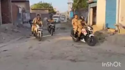 मिहींपुरवा: मोतीपुर पुलिस ने ईद उल अजहा त्यौहार के दृष्टिगत संवेदनशील स्थानों का लिया जायजा, दिए निर्देश