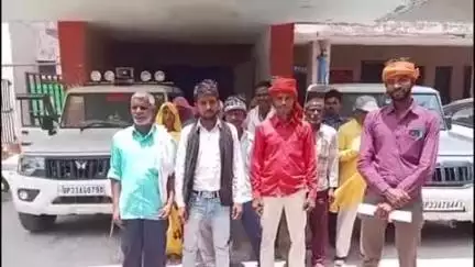 नुनेरा गांव के रास्ते के लिए 7 सालों से अधिकारियों के चक्कर लगा रहा पीड़ित, डीएम से फिर लगाई गुहार