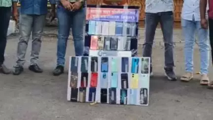 सातारा: सातारा शहर डी.बी.पथकाकडून 8 लाख 80 हजार रुपये किमतीचे मोबाईल हस्तगत