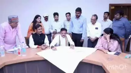 हुज़ूर: रीवा सर्किट हाउस में उपमुख्यमंत्री ने हिनौती गौधाम में चल रहे निर्माण कार्यों की समीक्षा की