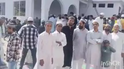 रानीखेत: रानीखेत जामा मस्जिद में बकरा ईद की सामूहिक नमाज अदा की गई, लोगों ने अमन-चैन की दुआ मांगी