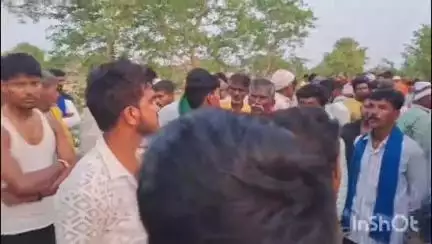 भभुआ: सड़क दुर्घटना में घायल युवक की इलाज के दौरान हुई मौत, शव पंची गांव पहुंचा, गांव में मचा कोहराम