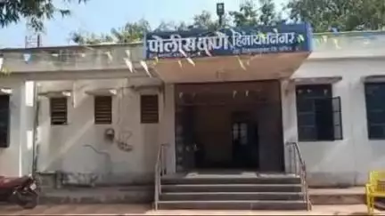 हिमायतनगर: वीरसनी येथे जबर मारहाण करत गळ्यातील सोन साखळी चोरत मोबाईल फोडल्या प्रकरणी हिमायतनगर पोलिसात गुन्हा नोंद