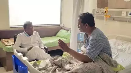 କାମାକ୍ଷାନଗର: ଭୁବନେଶ୍ୱର ସ୍ଥିତ ସମ ହସ୍ପିଟାଲରେ ଚିକିତ୍ସିତ ଛେଣ୍ଡିପଦା ବିଧାୟକଙ୍କୁ ଭେଟିଲେ କାମାକ୍ଷାନଗର ବିଧାୟକ ଶତ୍ରୁଘନ ଜେନା