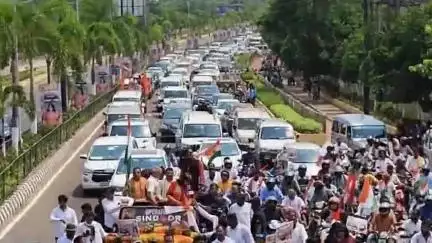 ଭୁବନେଶ୍ବର ମ୍ୟୁନିସିପାଲଟି କର୍ପୋରେସନ: ବିଦେଶରେ ପାକିସ୍ତାନ ଓ ଆତଙ୍କବାଦ ବିରୋଧୀ ବାର୍ତ୍ତା ପହଞ୍ଚାଇ ଓଡିଶା ଫେରିଲେ ଅପରାଜିତା, ଭୁବନେଶ୍ୱର ବିମାନବନ୍ଦରରେ ସମ୍ବର୍ଦ୍ଧନା ଜ୍ଞାପନ