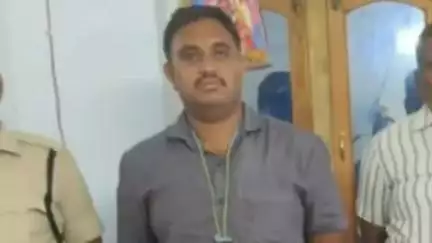 దర్శి: లక్ష్మీపురం గ్రామంలో దర్శి ఎక్సైజ్ శాఖ సీఐ శ్రీనివాస్ ఆధ్వర్యంలో దాడులు, ఒక వ్యక్తి అరెస్ట్, 15 మద్యం సీసాలు స్వాధీనం