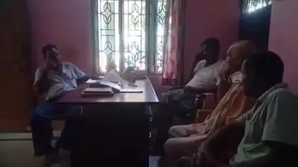 କେନ୍ଦ୍ରାପଡା: ଗରାପୁର କାର୍ଯ୍ୟାଳୟରେ ଲୋକଙ୍କ ଅଭିଯୋଗ ଶୁଣି ସମାଧାନ ପାଇଁ ପଦକ୍ଷେପ ଗ୍ରହଣ କଲେ ବିଧାୟକ ଗଣେଶ୍ବର ବେହେରା