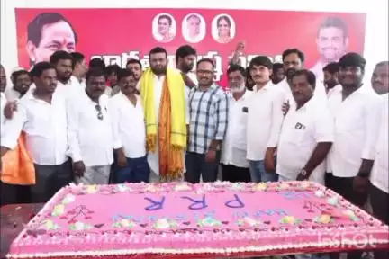 తాండూరు: మాజీ ఎమ్మెల్యే రోహిత్ రెడ్డి జన్మదిన సందర్భంగా ప్రభుత్వాసుపత్రిలో రోగులకు పండ్ల పంపిణీ