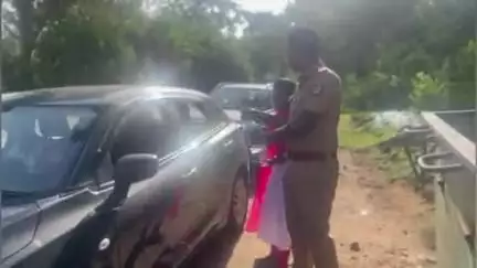 உதகமண்டலம்: மசினக்குடி சோதனை சாவடியில் பிளாஸ்டிக் பொருட்கள் மீதான சோதனை தீவிரம்