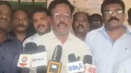 కర్నూలు: మాన్యువల్ కౌన్సిలింగ్ విధానాన్ని నిర్వహించాలన్న ఫ్యాప్టో ఉపాధ్యాయ సంఘం నాయకులు
