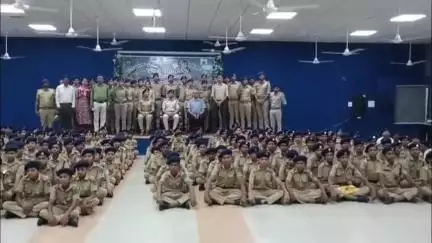 ગોધરા: શહેરના પોલીસ હેડ ક્વાર્ટર ખાતે આયોજિત 6 દિવસીય સ્ટુડન્ટ પોલીસ કેડેટ જિલ્લાકક્ષાનો સમર કેમ્પનું સમાપન થયું
