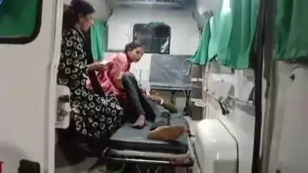 सीतापुर: इटौआ ग्राम पंचायत के पास दो मोटरसाइकिलों की जोरदार टक्कर में एक व्यक्ति घायल हुआ