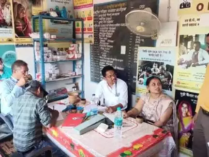 कांकेर: कांकेर में मोतियाबिंद मुक्त जिला बनने की दिशा में बड़ी पहल, राज्य स्तरीय टीम ने मरीजों का किया सत्यापन