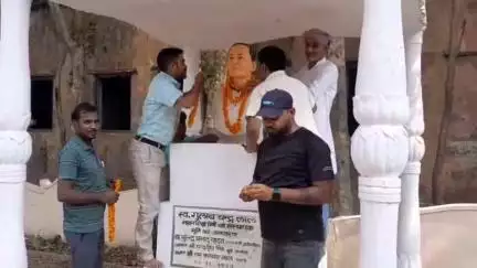 बेलागंज: अग्रवाल उच्च माध्यमिक विद्यालय के संस्थापक गुलाबचंद लाल अग्रवाल की जयंती मनाई गई, प्रधानाध्यापक के खिलाफ दिखी नाराजगी