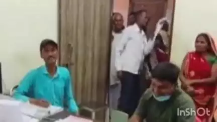 बुढ़नपुर: अतरौलिया स्थित राजा जयलाल सिंह संयुक्त सौ शैया अस्पताल में कोरोना संक्रमण रोकने के लिए की गई पूरी तैयारी