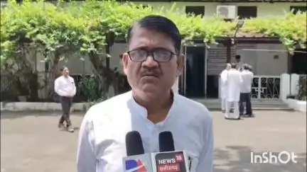 भाजपा की गुटबाजी पर कांग्रेस का हमला, जिलाध्यक्ष अशोक श्रीवास्तव बोले- 'अपना घर नहीं संभल रहा, विकास कैसे करेंगे'