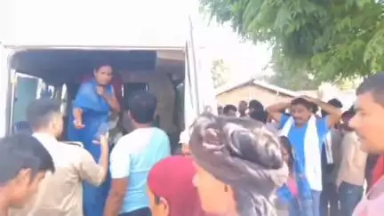 निचलौल: ग्राम सभा बढ़या टोला गेठिहवा में बाइक सवार ने महिला को मारी ठोकर, महिला की हालत गंभीर