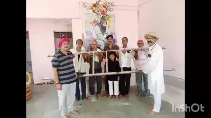 राहतगढ़: पत्नी की स्मृति में मुक्तिधाम सेवा समिति, राहतगढ़ को सौंपी नसेनी