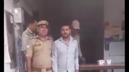 फिरोज़ाबाद: थाना दक्षिण पुलिस की टीम ने नानक वाली गली से चोरी के मामले में एक आरोपी को गिरफ्तार किया, CCTV कैमरे बरामद