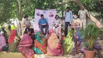 ସମ୍ବଲପୁର ମ୍ୟୁନିସିପାଲଟି: ଡକରା ଓ ଗଡଲୋଇସିଂହ ପଞ୍ଚାୟତରେ ଅବକାରୀ କାର୍ଯ୍ୟାଳୟର ସଚେତନତା ରଥ କଲା ପରିକ୍ରମା