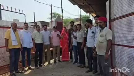 महवा: महुआ गौशाला में वंदे गंगा जल संरक्षण जल अभियान को लेकर दिलाई गई शपथ