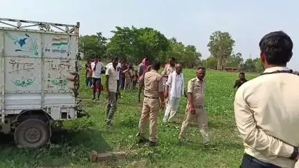 नोखा: नोखा थाना क्षेत्र के लेवड़ा टोला पर मां-बेटी की हत्या के आरोप में पुलिस ने एक व्यक्ति को दबोचा