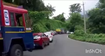 താമരശ്ശേരി: ചുരത്തിൽ നിയന്ത്രണം നിലവിൽ വന്നു