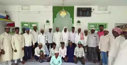 ಗುರುಮಿಟ್ಕಲ್: ಬಕ್ರೀದ್ ಹಬ್ಬ ಹಿನ್ನೆಲೆ, ಪಟ್ಟಣದಲ್ಲಿ ಮುಸ್ಲಿಂ ಬಾಂಧವರಿಂದ ಸಾಮೂಹಿಕ ಪ್ರಾರ್ಥನೆ