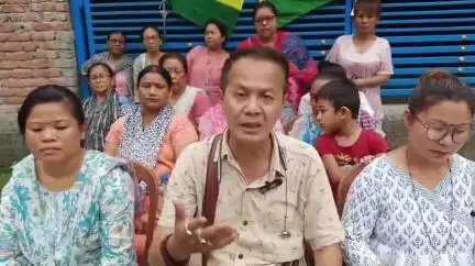 রাজগঞ্জ: নানা দাবিতে চুইয়া বস্তিতে সাংবাদিক সম্মেলন আদিবাসী গোর্খা সংযুক্ত সমিতির