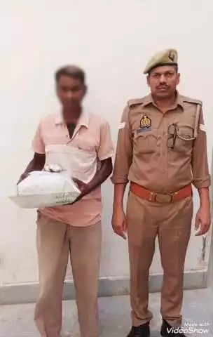 चुनार: चुनार पुलिस ने दीक्षितपुर से 2.5 किलो अवैध गांजे के साथ एक अभियुक्त को किया गिरफ्तार