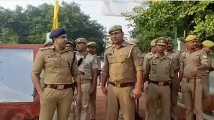 चंदौसी: चंदौसी शहर में पुलिस की देखरेख में शांतिपूर्ण तरीके से मनाया गया ईद का त्यौहार, पुलिस सुरक्षा व्यवस्था रही मौजूद