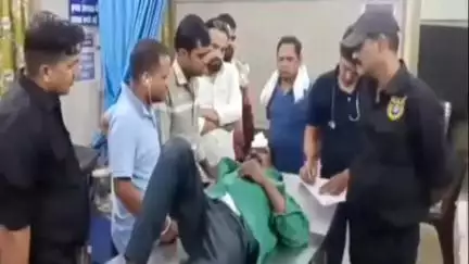 दमोह: जिला अस्पताल में इलाज कराने आए मरीज पर पैसों की मांग करने पर चाकू से हमला, सुरक्षा पर उठे सवाल