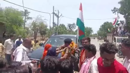 पचोर: छायन गांव में पहली बार अग्नि वीर की ट्रेनिंग पूरी कर आए सैनिक सतीश नायक का ग्रामीणों ने किया भव्य स्वागत