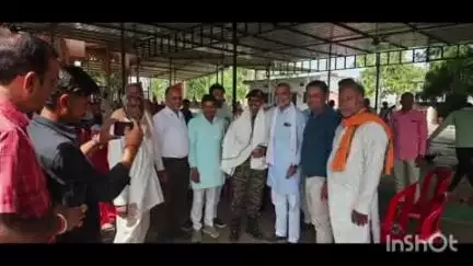 नरसिंहगढ़: सैनिक की आर्मी ट्रेनिंग पूरी होने पर ग्रामीणों ने किया स्वागत