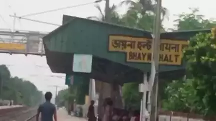 হাঁসখালি: হাঁসখালীর ভায়না হল্ট স্টেশনে চরম আবর্জনা সমস্যায় নিত্য যাত্রীরা