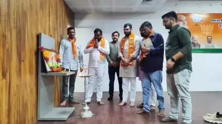 જૂનાગઢ: જિલ્લા ભાજપ કાર્યાલય ખાતે પ્રદેશ ભાજપ સંગઠન મહામંત્રીની ઉપસ્થિતિમાં સોશિયલ મીડિયા વિભાગની બેઠક મળી