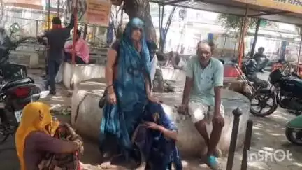 गुना नगर: तहसील कार्यालय के आगे मिला एक व्यक्ति का शव, सूचना पर चंदेरी से गुना पहुंचे परिजन, पुलिस जांच में जुटी