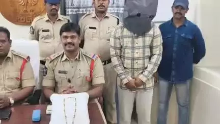 నరసాపురం: చైన్ స్నాచింగ్ చేసిన వ్యక్తిని అరెస్టు చేసిన రూరల్ పోలీసులు, 17.760 గ్రాముల బంగారు నల్లపూసల తాడు రికవరీ