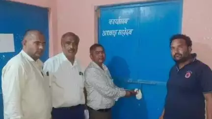 भिनाय: धातोल GSS में संदिग्ध खाद किया गया ज़ब्त, कृषि अधिकारियों ने समिति के खाद गोदाम को किया सीज़, 50KG वजन के 263 बैग ज़ब्त