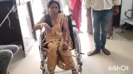 सासाराम: कर बाइक की टक्कर में एक महिला और एक लड़का हुए जख्मी