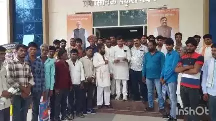 उज्जैन शहर: अखिल भारतीय चन्द्रवंशीय बागरी समाज ने पांच सूत्री मांगों को लेकर कलेक्टर के नाम ज्ञापन दिया
