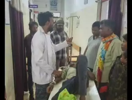 बगीचा: सन्ना थाना क्षेत्र के ग्राम चटकपुर के समीप तेज रफ्तार ट्रैक्टर ने बाइक सवार को मारी टक्कर, बाइक में सवार पिता और दो