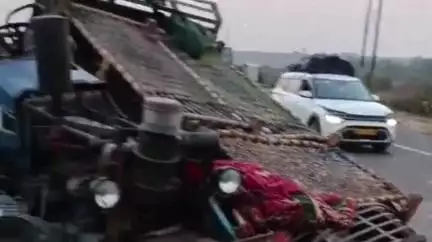 शाहजहांपुर: अटसलिया ओवर ब्रिज के पास सड़क हादसे में मृतक युवकों के रिश्तेदार ने थाने में दी तहरीर